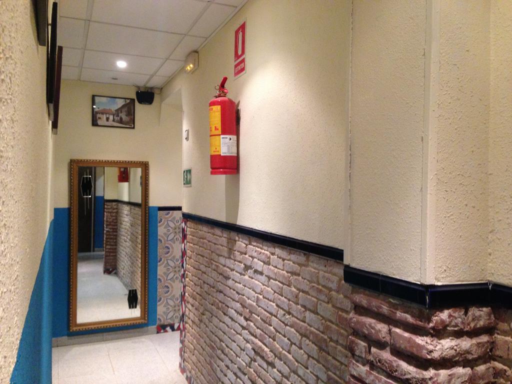 Pension Bertolin Barcelona Exterior foto